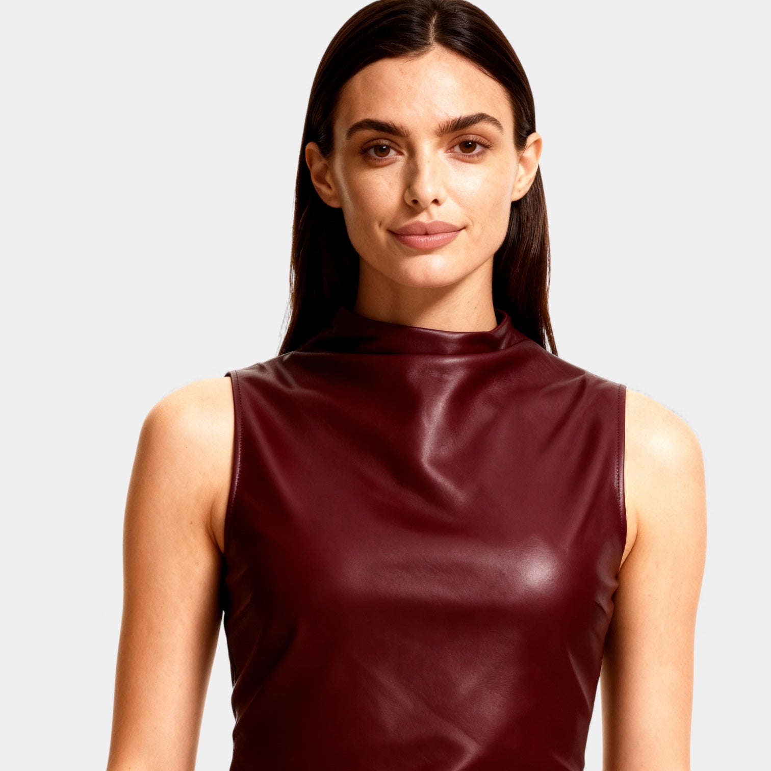 Top sans manches en simili cuir à col montant