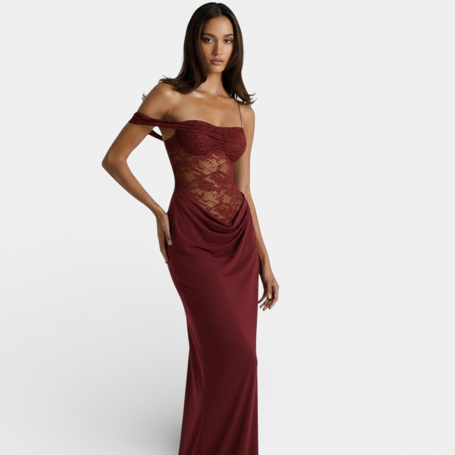 Robe de soirée en dentelle avec corsage – robe maxi drapée à épaules dénudées