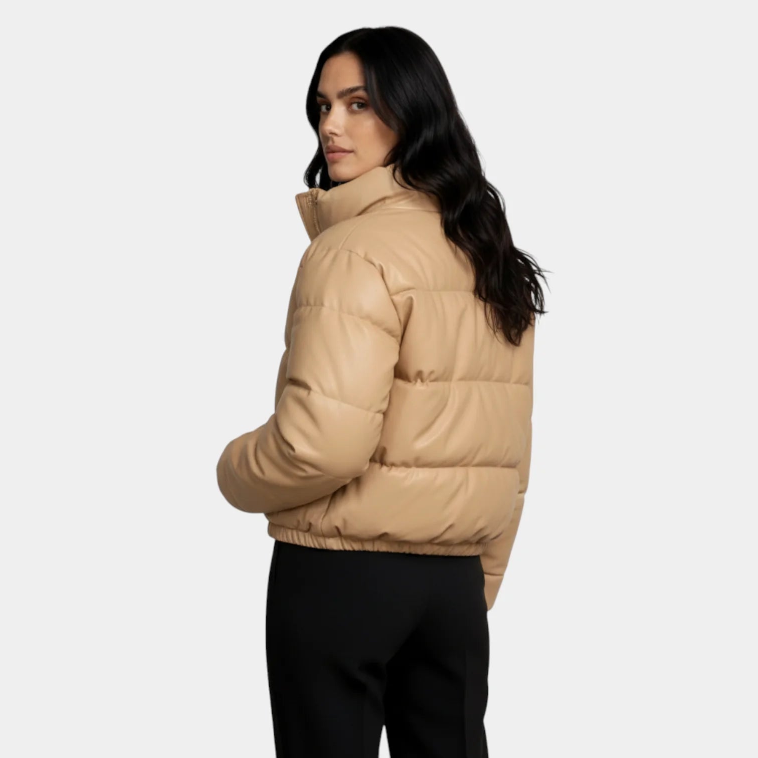 Doudoune courte pour femmes – matelassée minimaliste