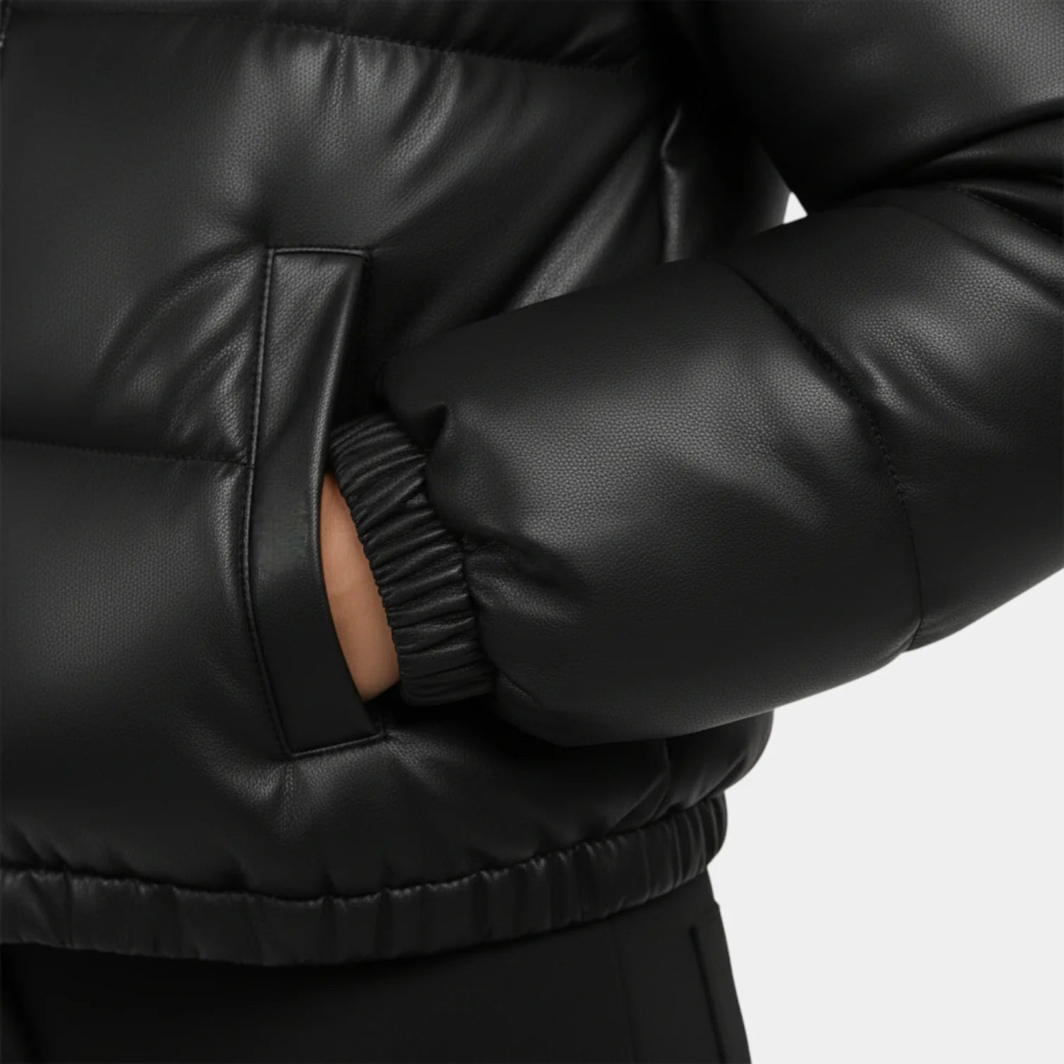 Doudoune courte pour femmes – matelassée minimaliste