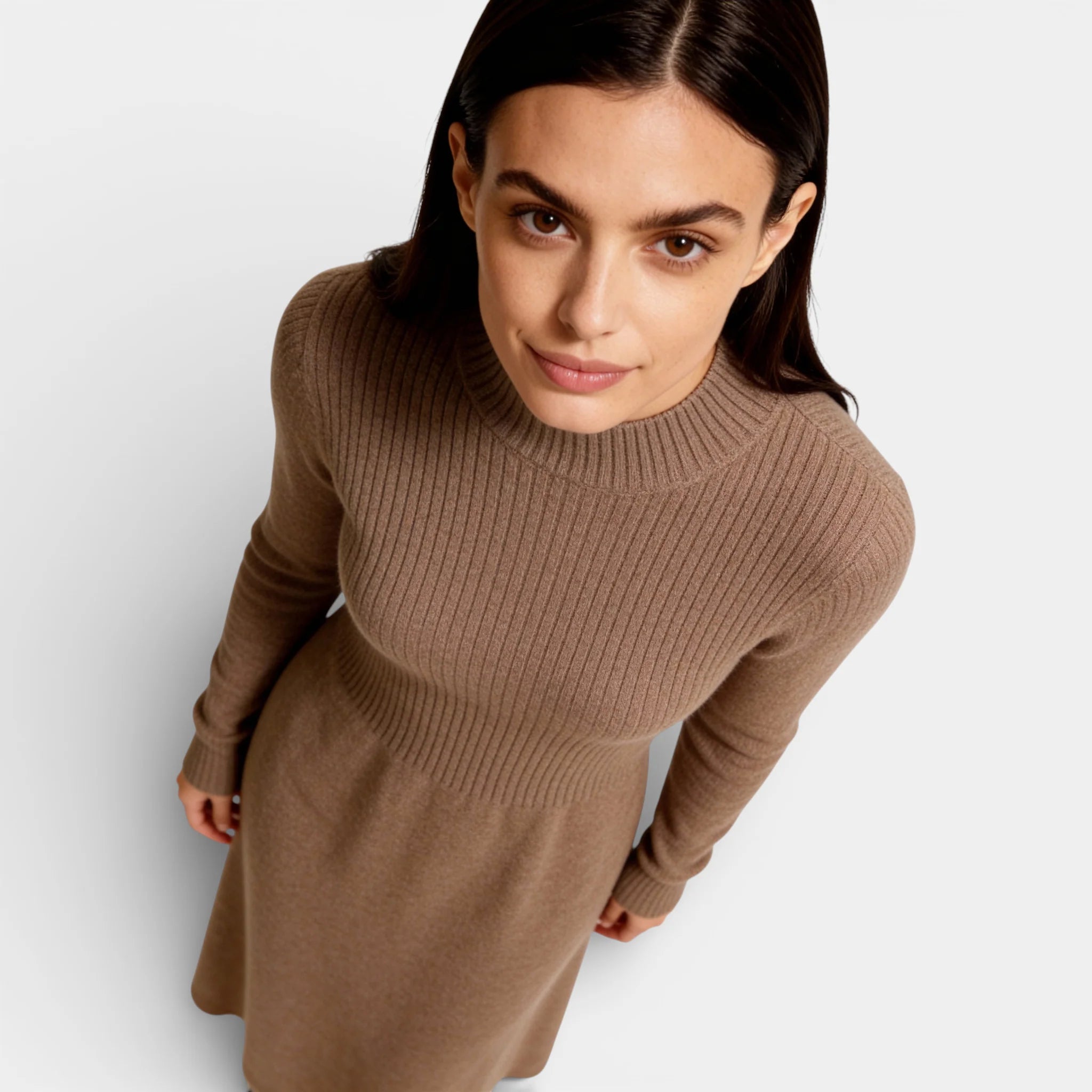 Robe-pull en cachemire et laine mérinos pour femme – col montant