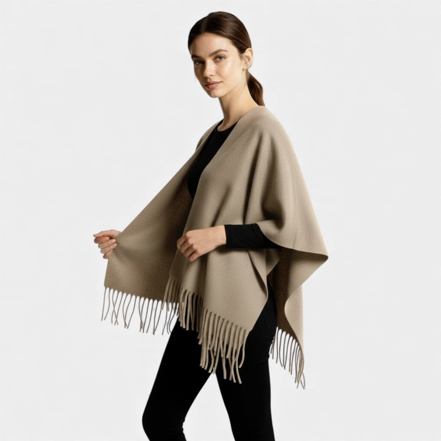 Écharpe-poncho à franges pour femmes