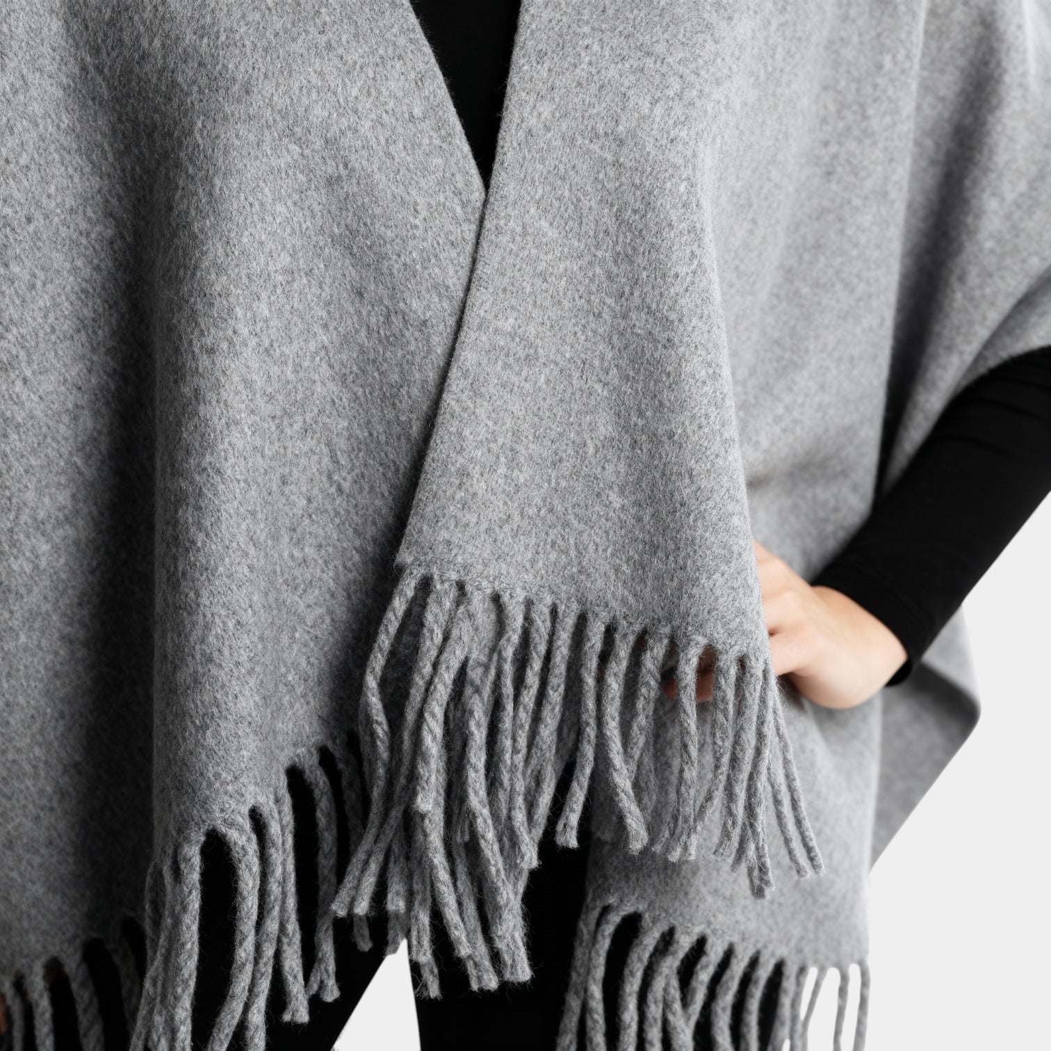 Écharpe-poncho à franges pour femmes