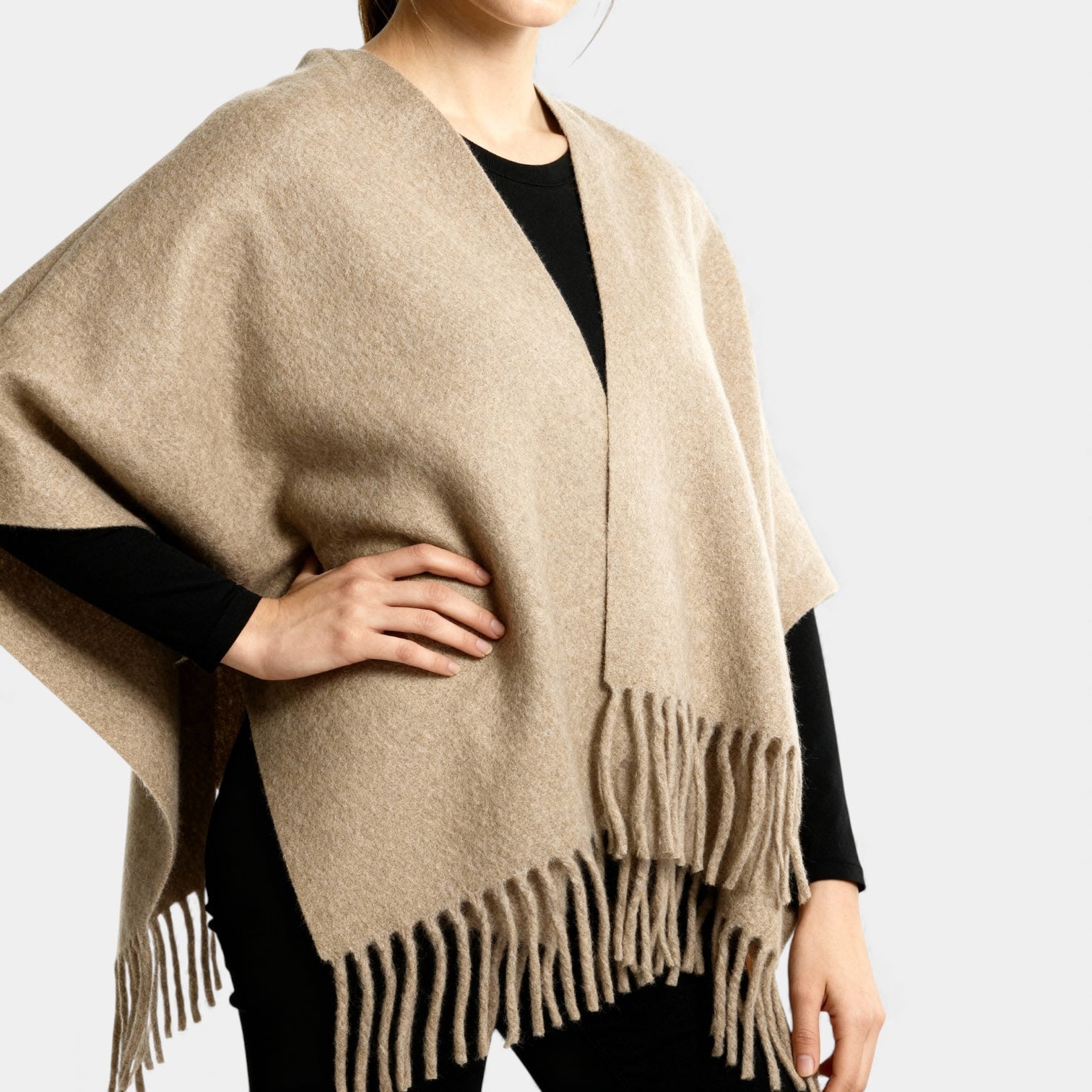 Écharpe-poncho à franges pour femmes
