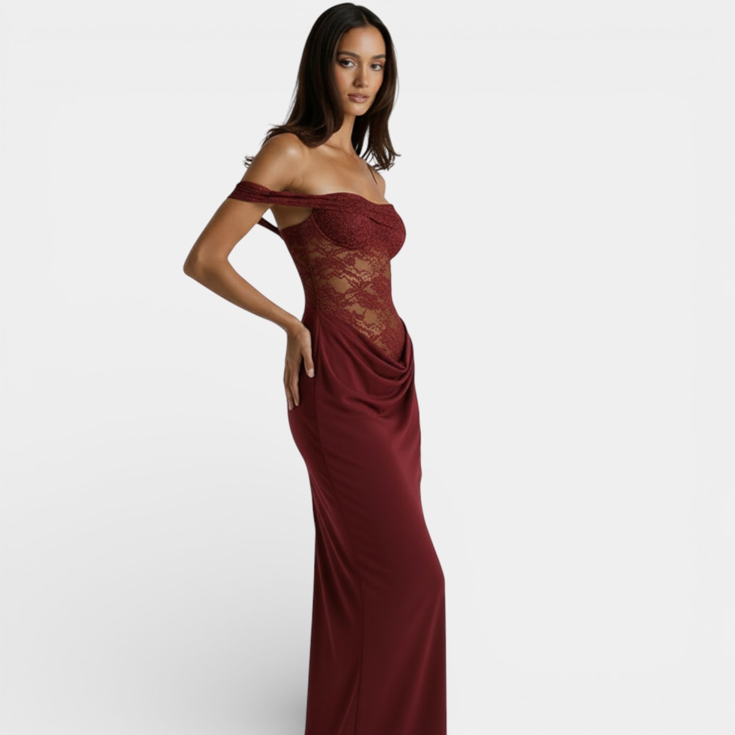 Robe de soirée en dentelle avec corsage – robe maxi drapée à épaules dénudées