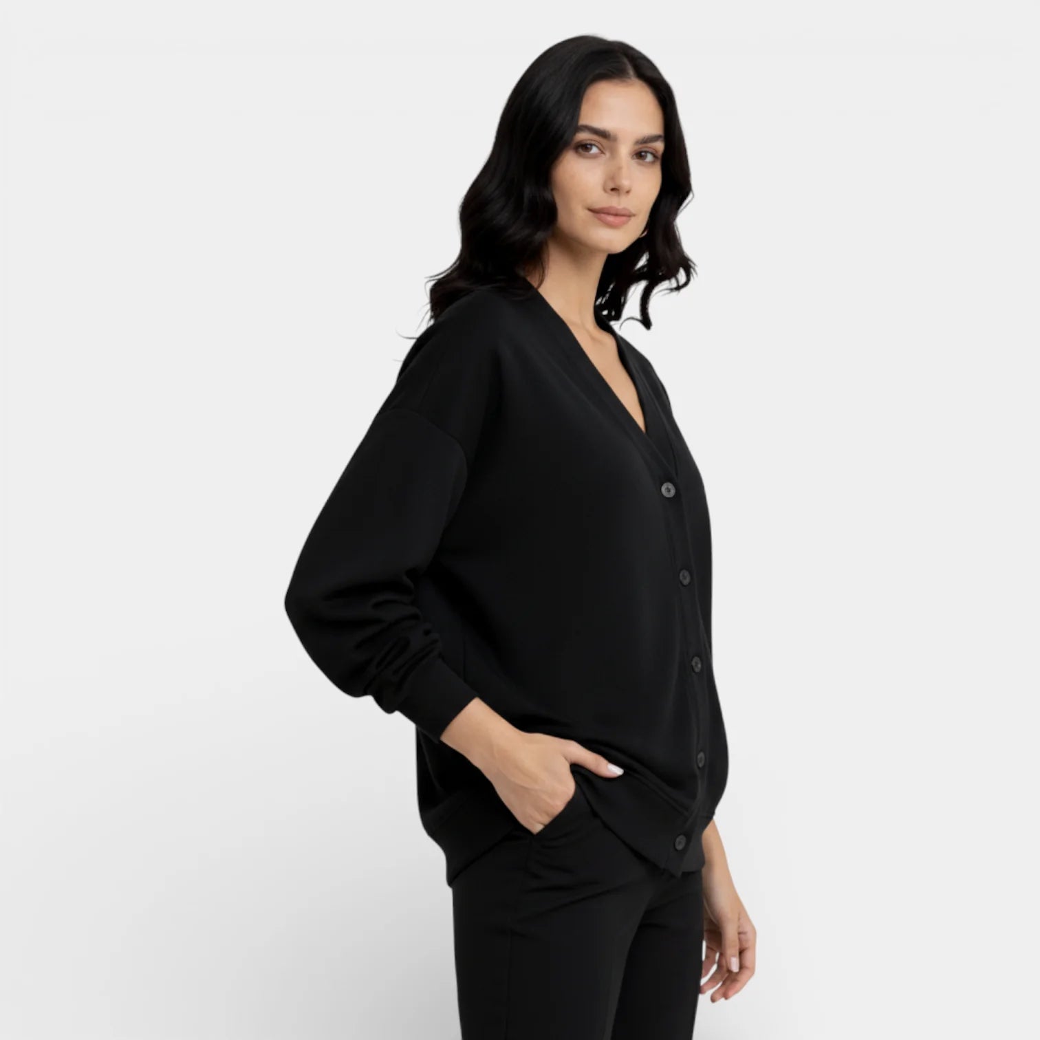 Haut pour femme à manches longues à boutons sur le devant et col en V – coupe décontractée